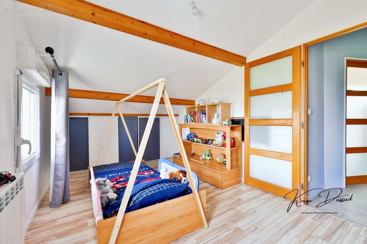  Maison en pierre de 150 m2 entièrement rénovée - Vue exceptionnelle - Suite parentale - Dépendances - Aucun vis-à-vis - photo 14