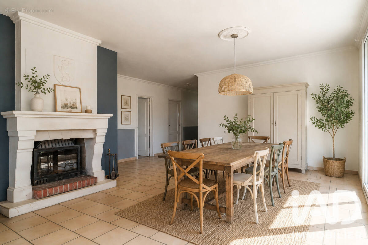 Photo 1 - Maison à MONTREUIL-EN-TOURAINE