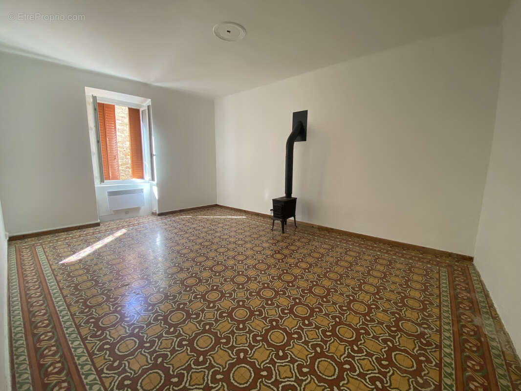 Maison à SAINT-MARCEL-DE-CAREIRET