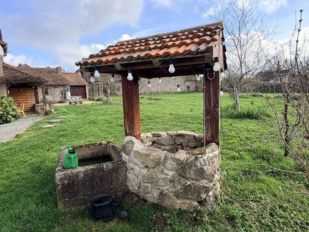 Maison à SAINT-LEGER-MAGNAZEIX