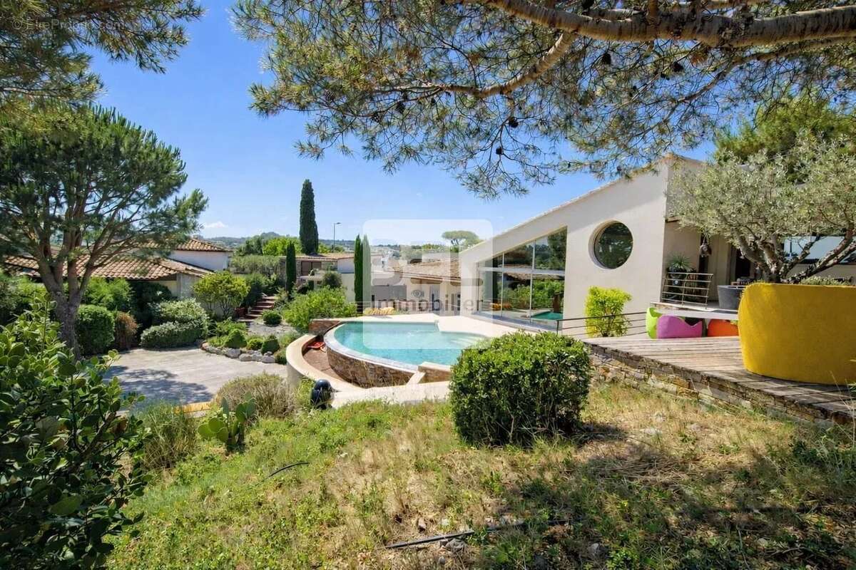 Maison à VILLENEUVE-LES-AVIGNON