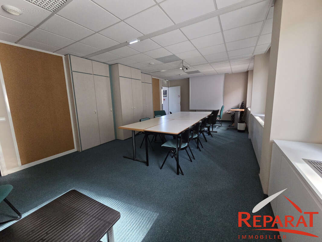 Commerce à SAINT-BONNET-AVALOUZE