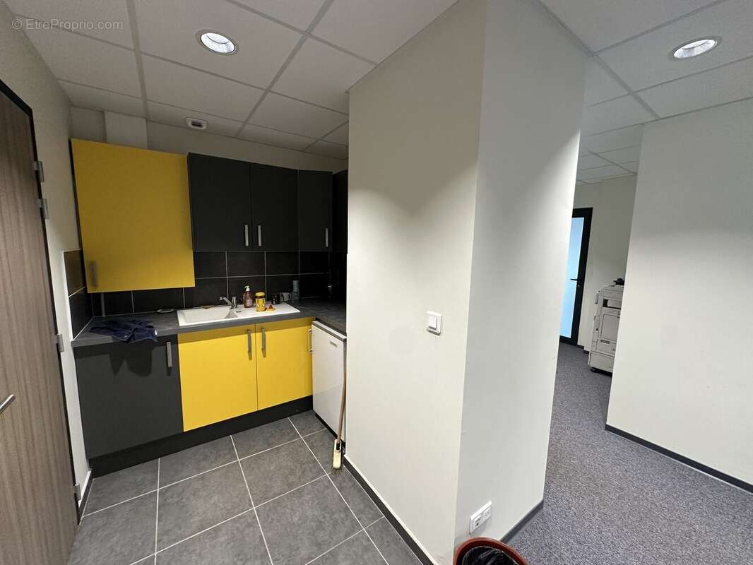 Commerce à NOGENT-LE-PHAYE