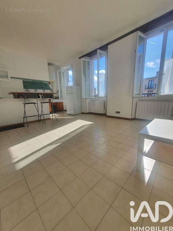 Photo 2 - Appartement à MARSEILLE-5E