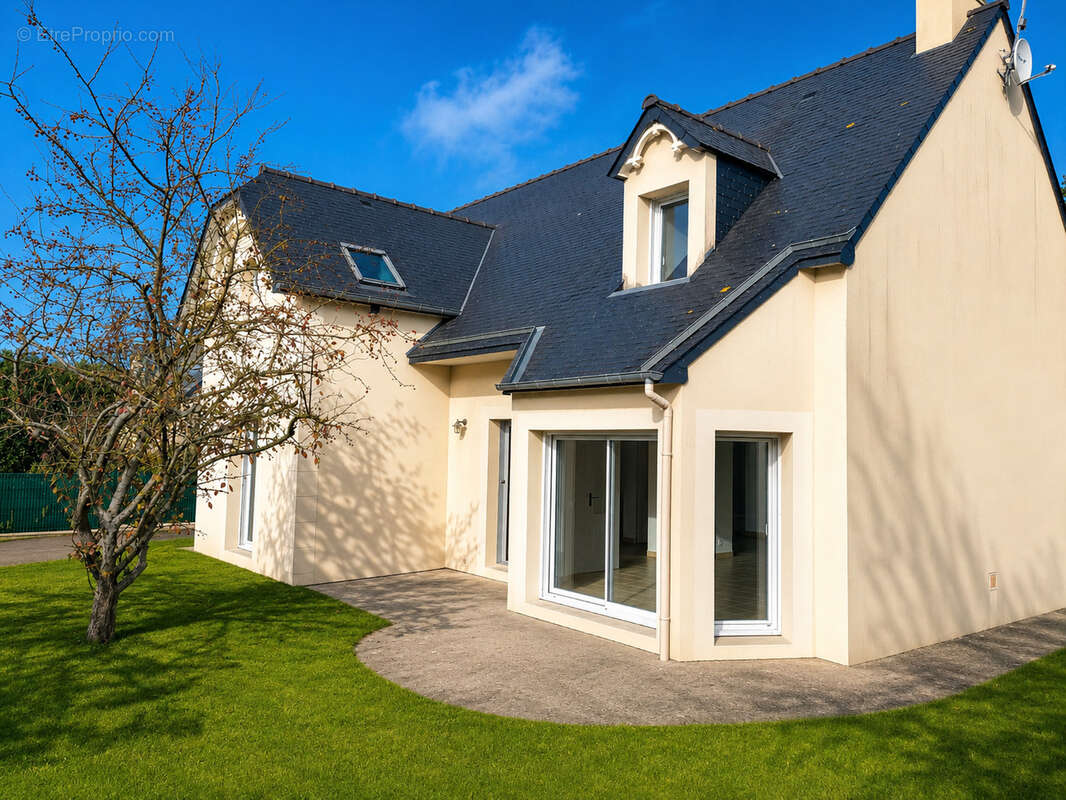 À vendre   Maison contemporaine d’exception de 154 m2 sur 900 m2 de terrain clos - photo 2