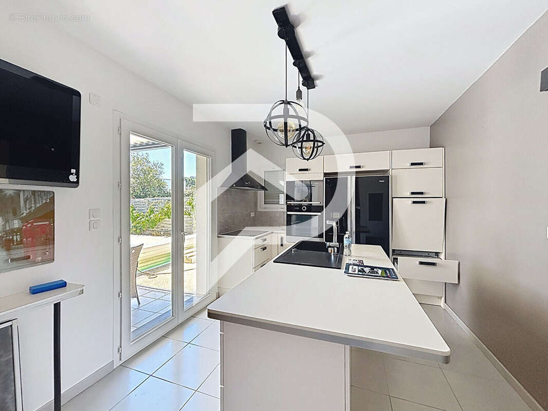 Villa contemporaine 3 faces - piscine - 3 suites parentales - garage - agde - photo 3