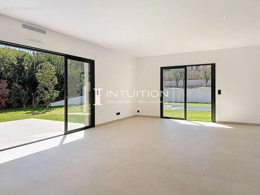 Maison à MOUGINS