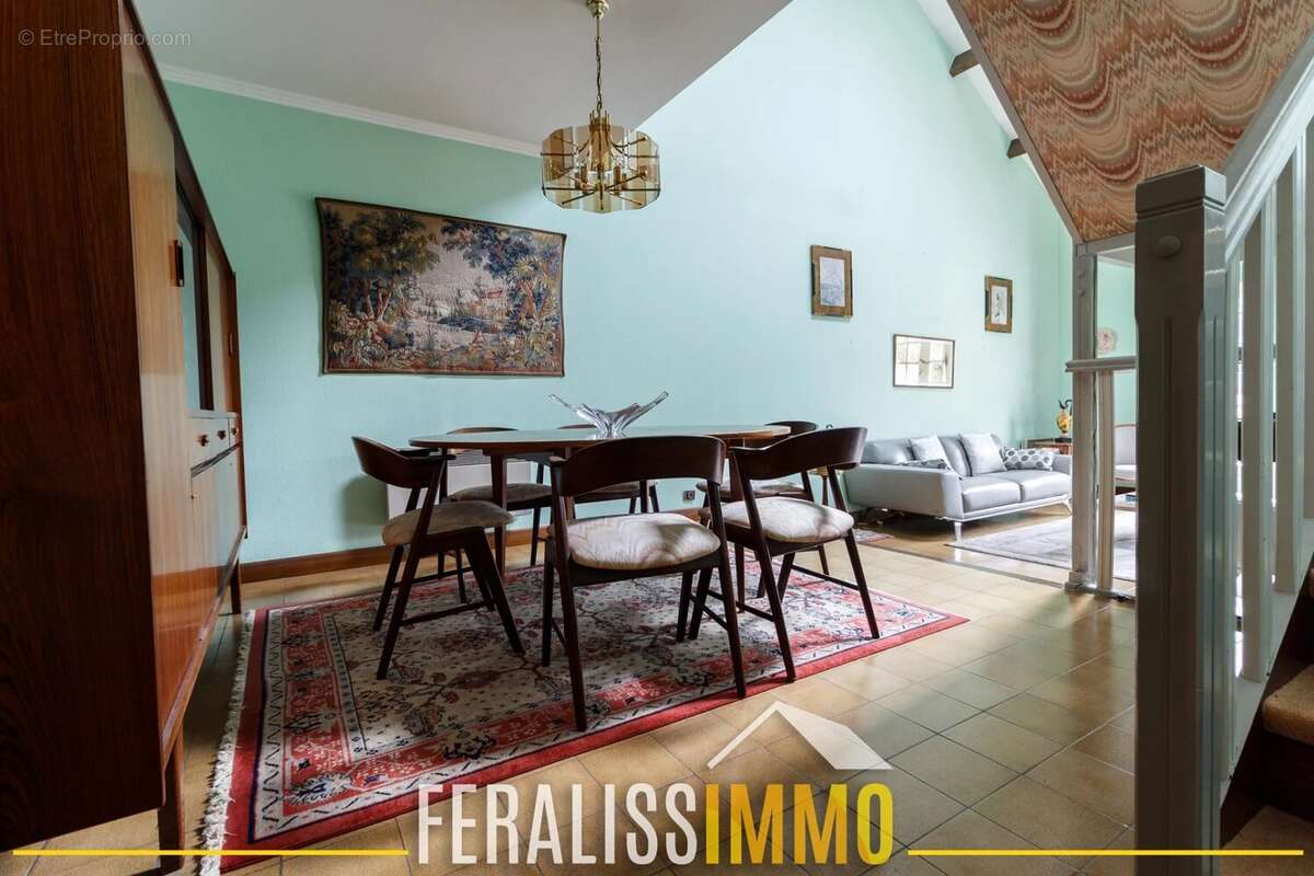 Maison à JOUY-LE-MOUTIER