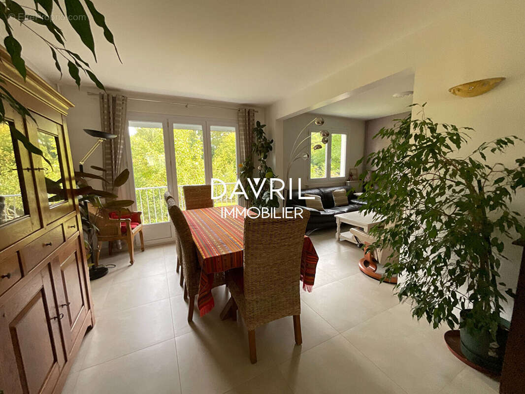 Maison à MAURECOURT