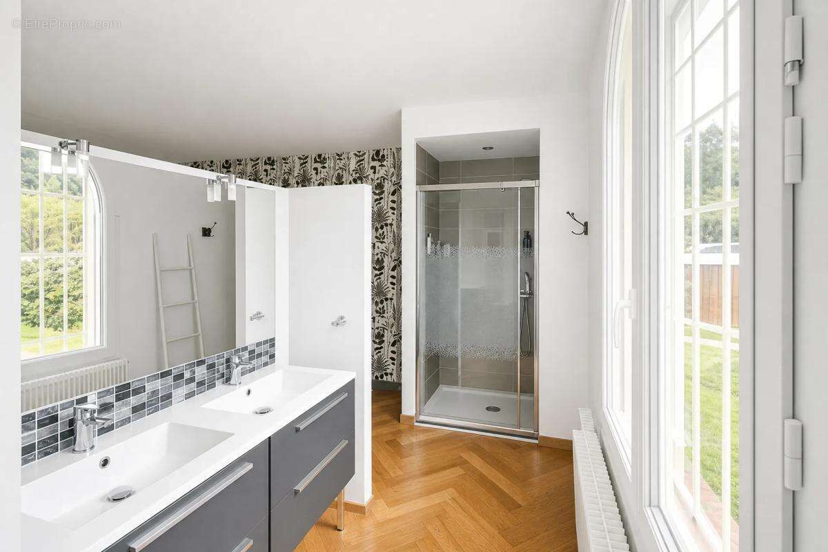 Armissan, propriété de 224 m2 dans un cadre naturel exceptionnel - photo 15