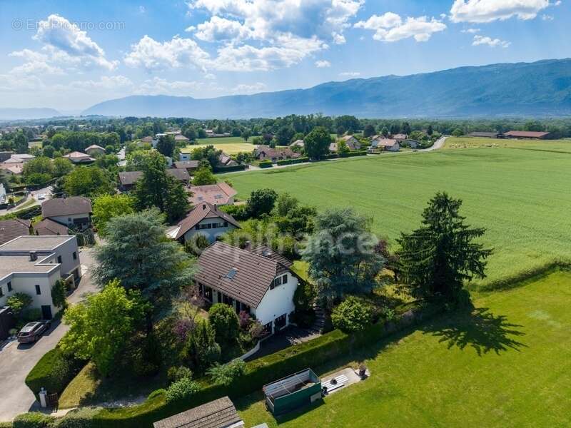 Maison à PREVESSIN-MOENS