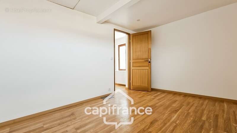 Maison familiale proche Dammartin-en-Goële entièrement rénovée- 115 m² -jardin-Au calme - photo 6