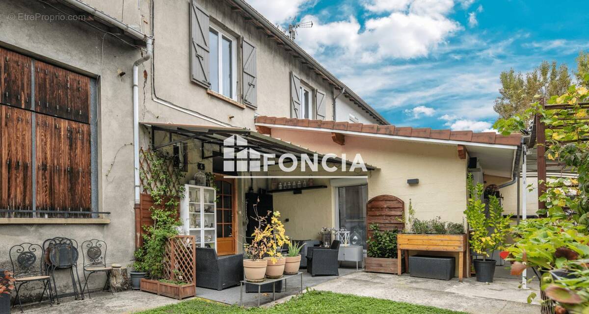 Maison à CHAMP-SUR-DRAC