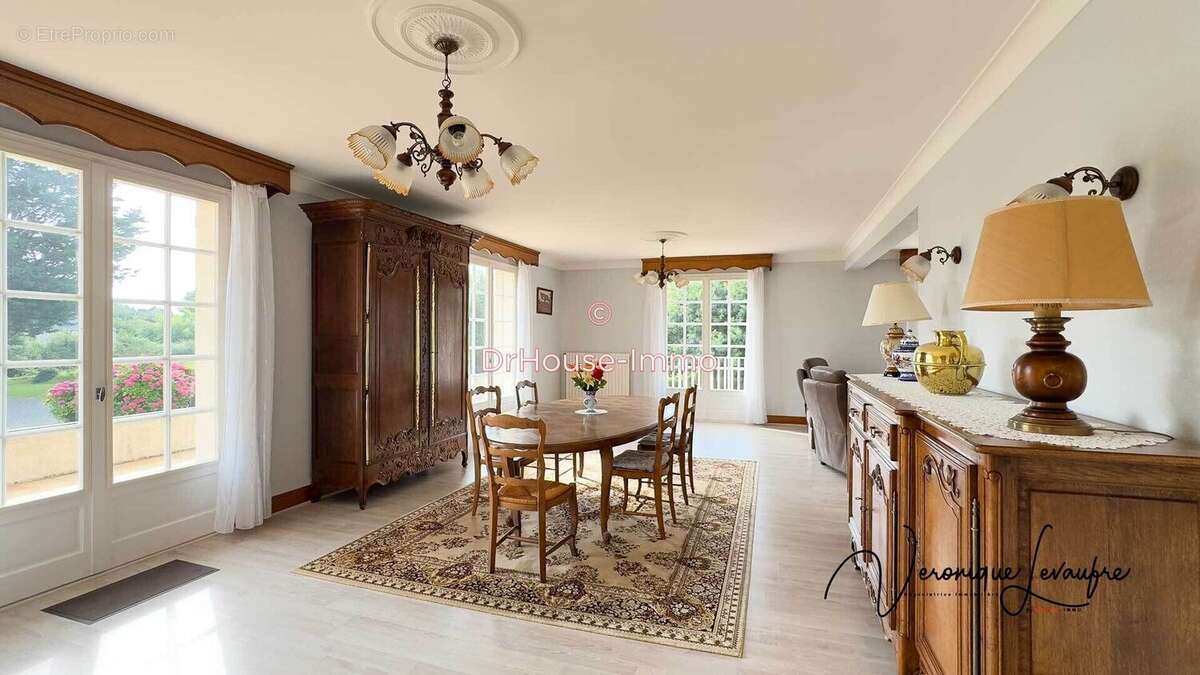 Maison 182 m² à Periers  - photo 4