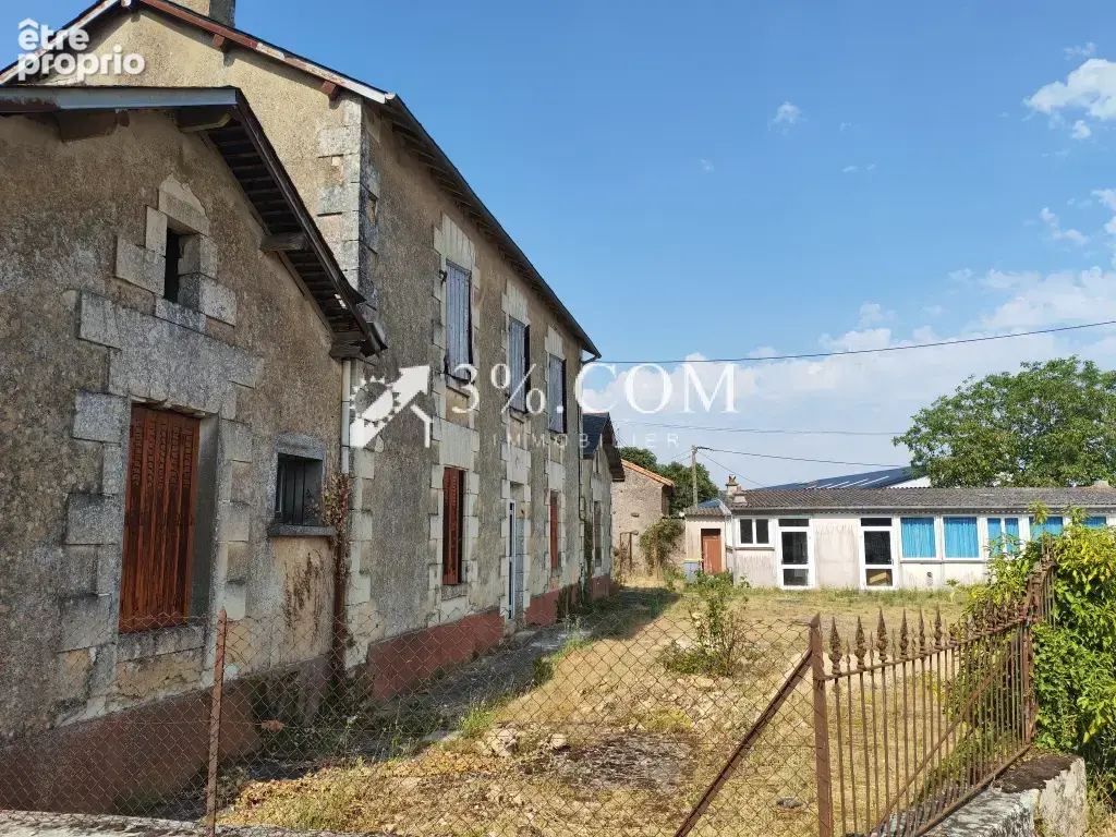 Ensemble immobilier à fort potentiel , ancienne école,  Comm - photo 2