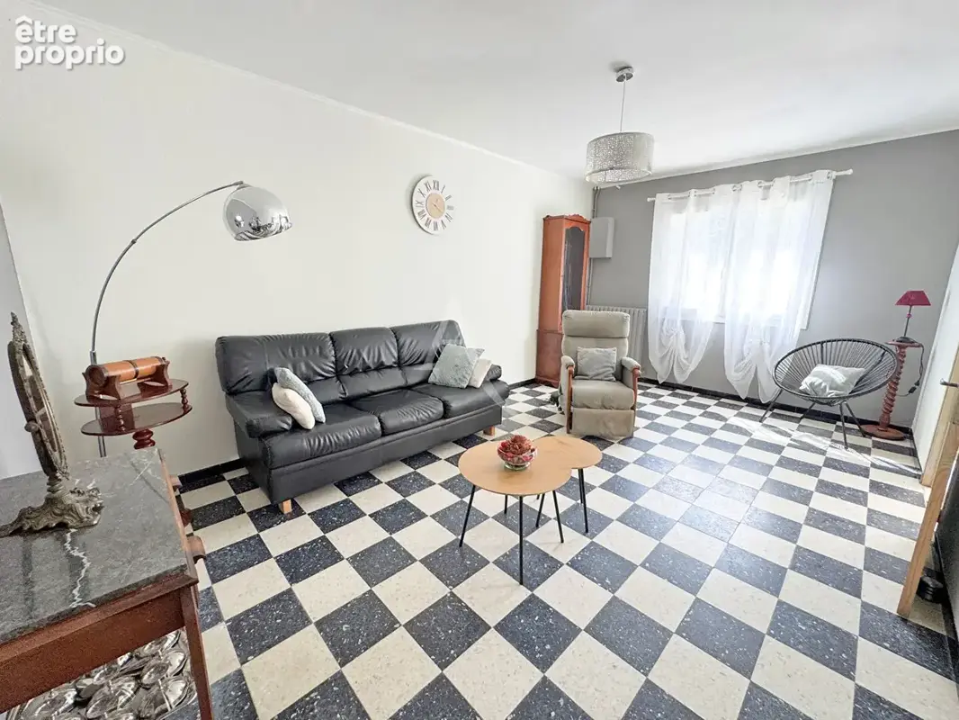 SONNAC SUR L'HERS:  Maison familiale  -  5 pièces  Terrain de 1382 + Hangar de 63 m² - photo 2