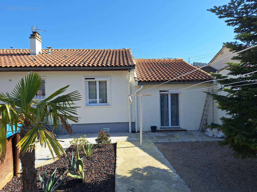 Maison à MONTAZELS