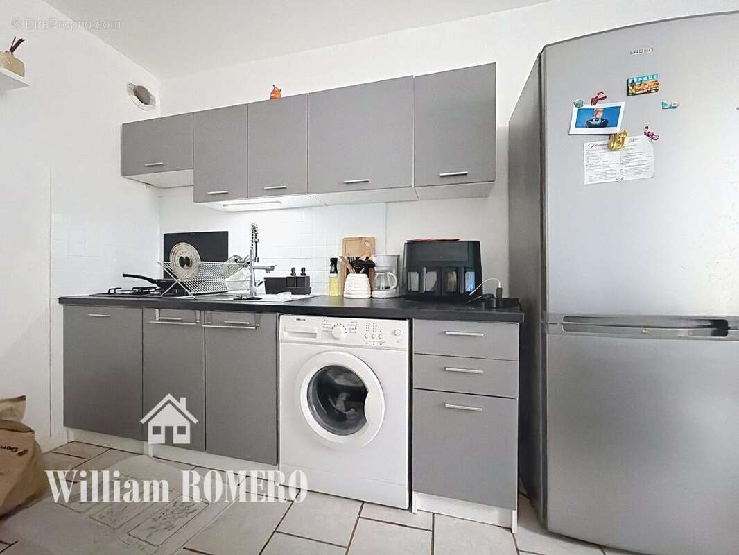 Appartement à SAINT-ETIENNE-DE-MONTLUC