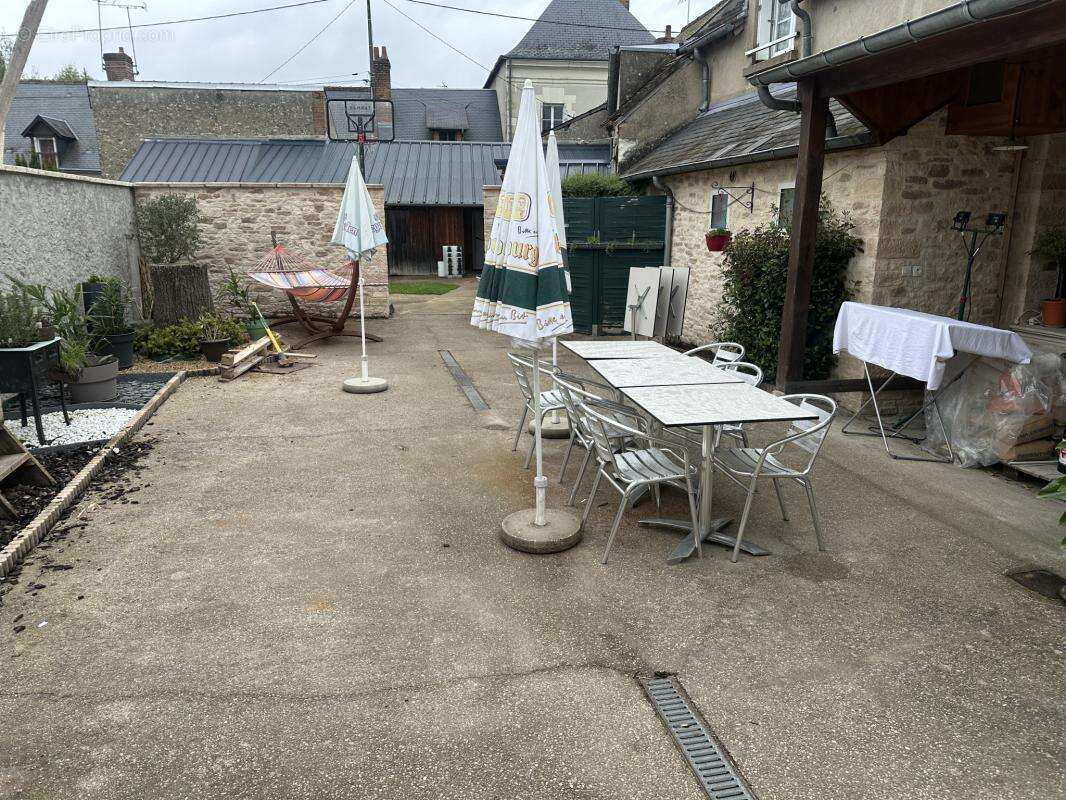 Commerce à COUR-CHEVERNY