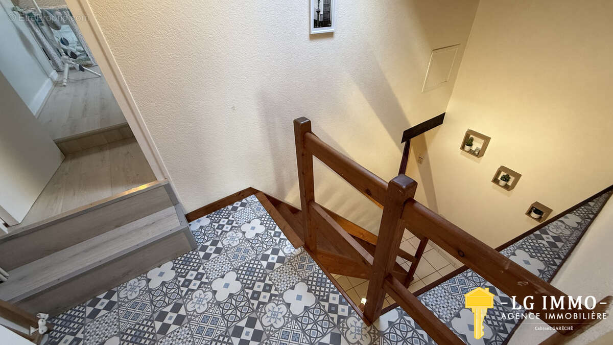 Maison à BRIE-SOUS-MORTAGNE