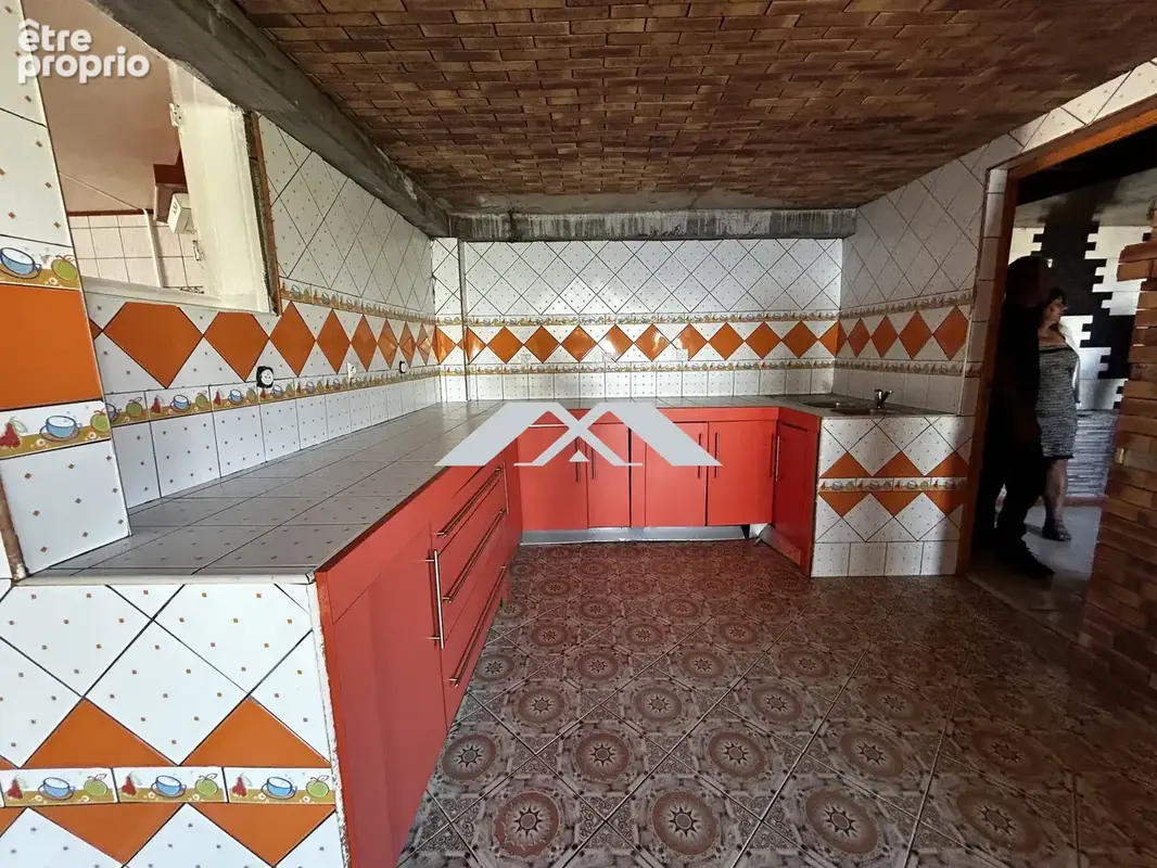 Maison 6 pièces 140 m² à vendre à Saint-Pierre (97418) - photo 8