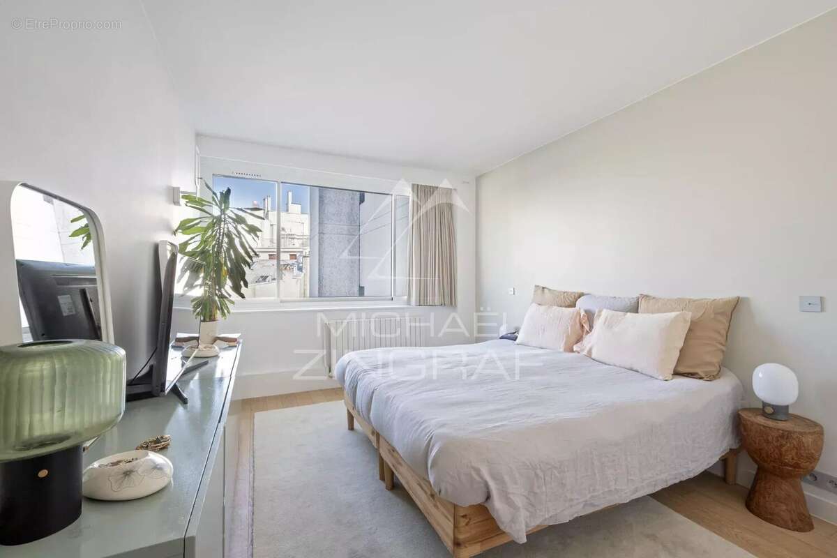 Appartement à PARIS-7E