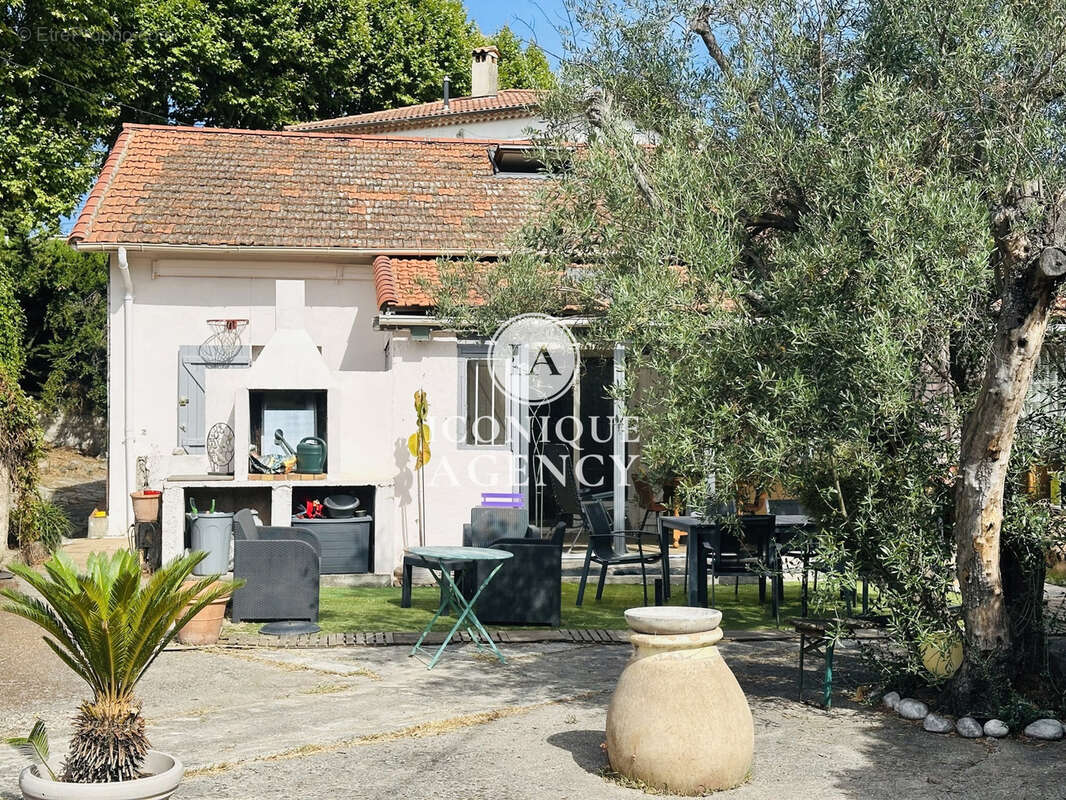 Maison à MOUGINS