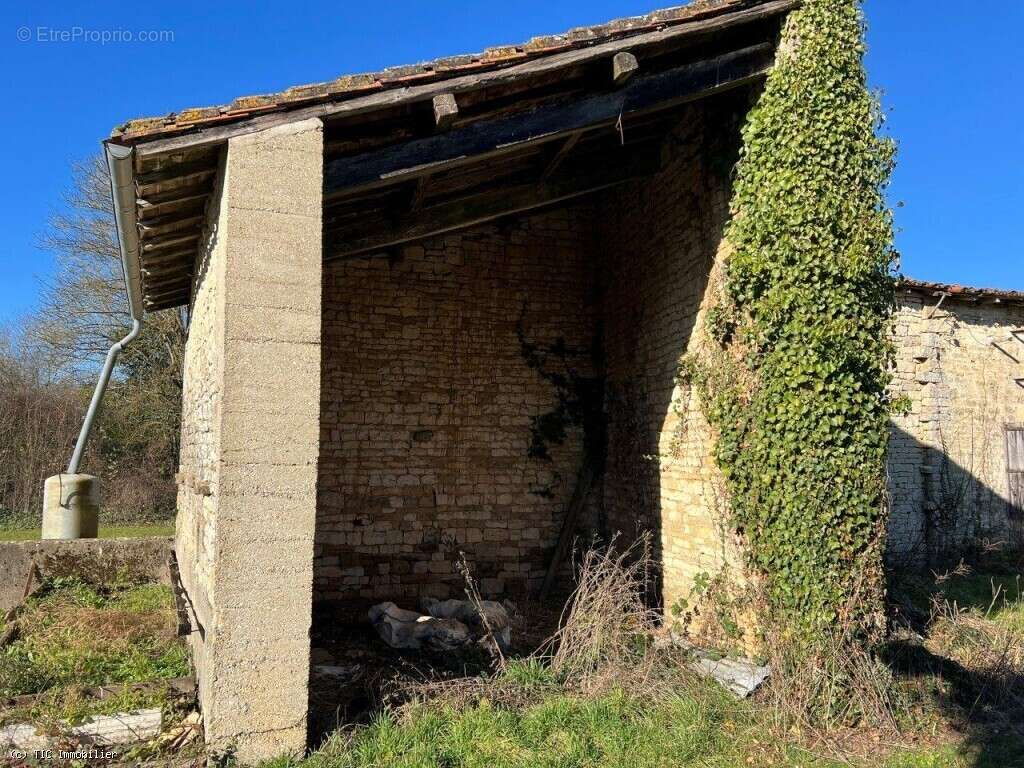 Maison à VILLEFAGNAN