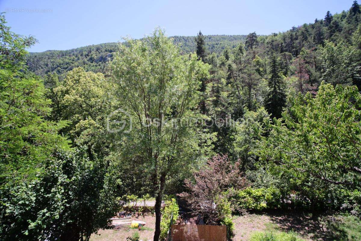 Maison familiale de caractère de 110 m2 avec jardin remarquable, bassin et vue montagnes - photo 15