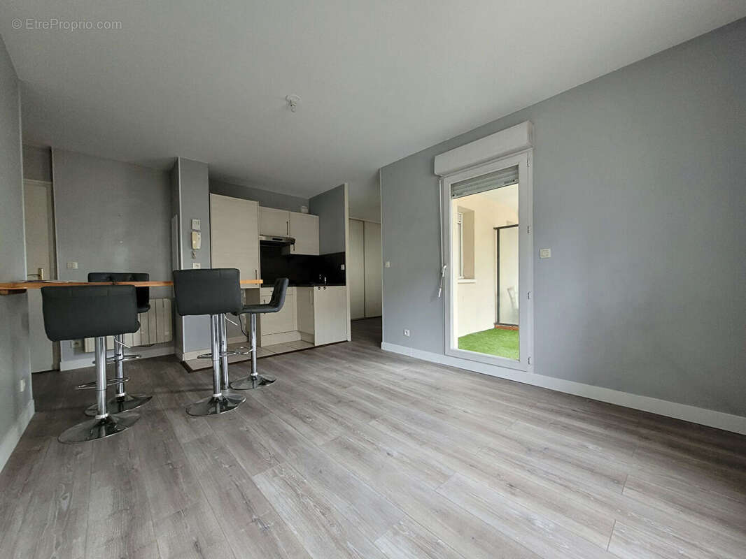 Appartement à MAINVILLIERS