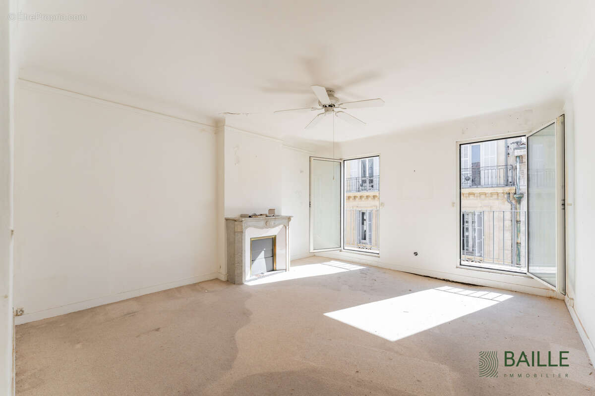 Appartement à MARSEILLE-6E