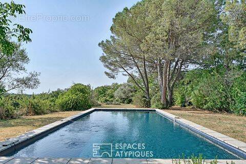 Maison 9 pièces 246 m² · à Uzes · 246 m² · 1 380 000 €