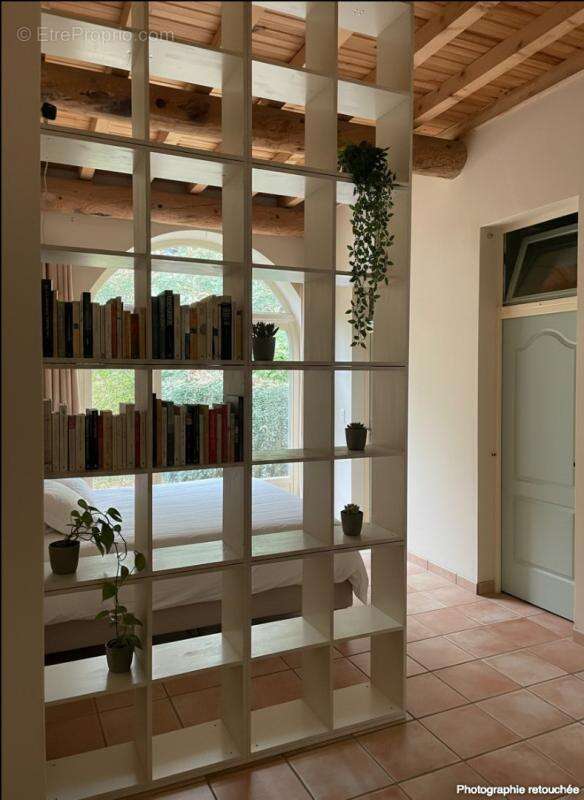 Maison à MEYRANNES