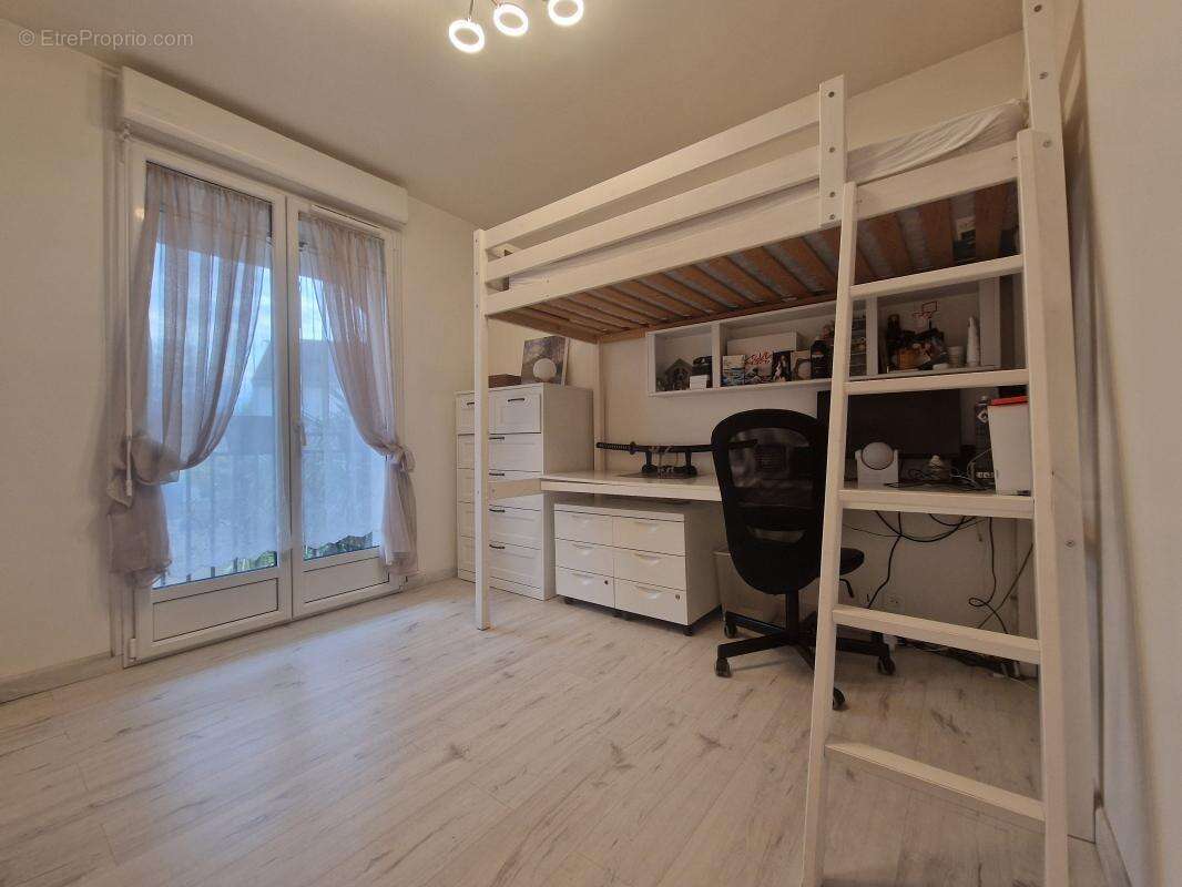 Maison à VAIRES-SUR-MARNE