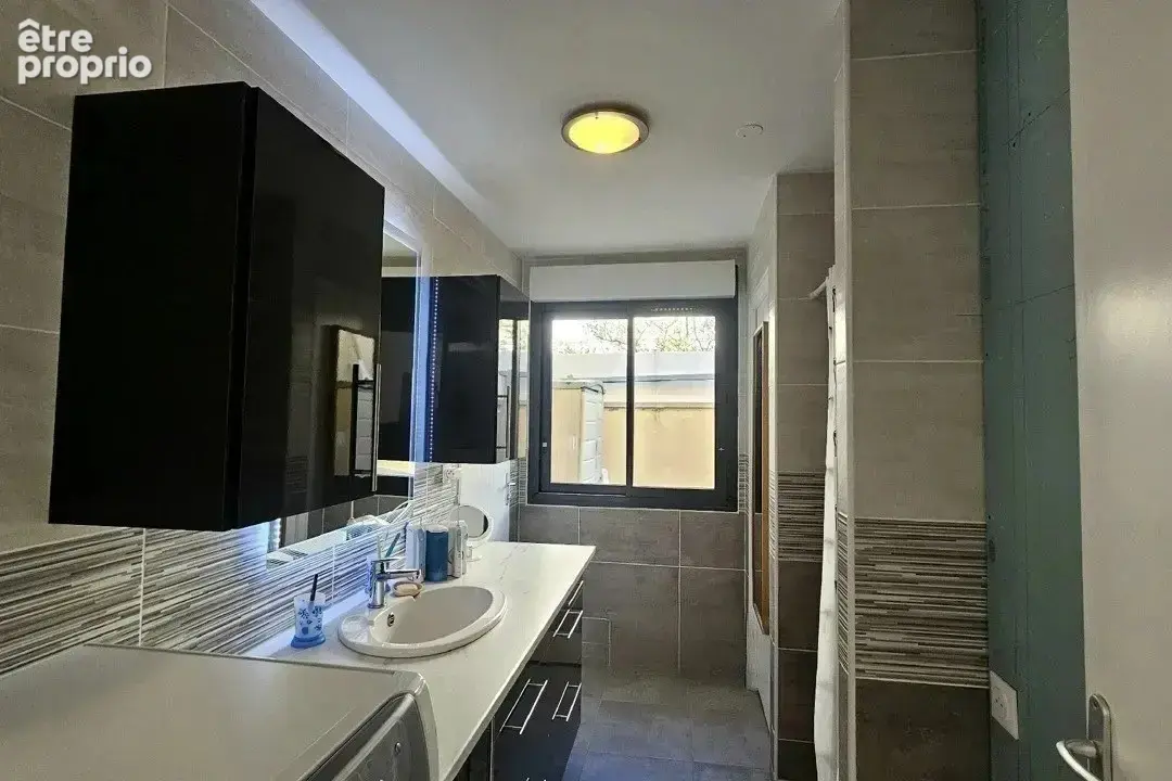 Grande maison rénovée avec deux logements, sur 573 m2 de terrain non mitoyen - photo 5