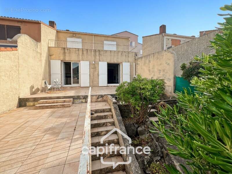 Maison à CARQUEIRANNE