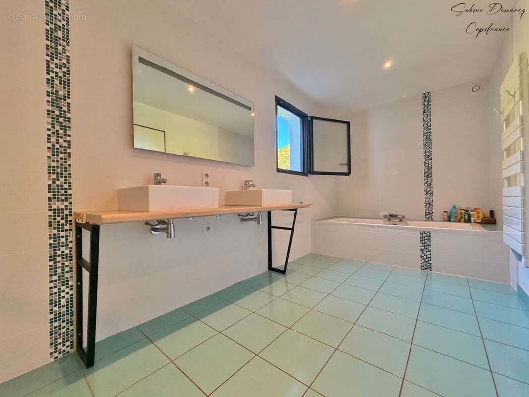 En EXCLUSIVITÉ - Maison Contemporaine avec piscine à ASCAIN - photo 19
