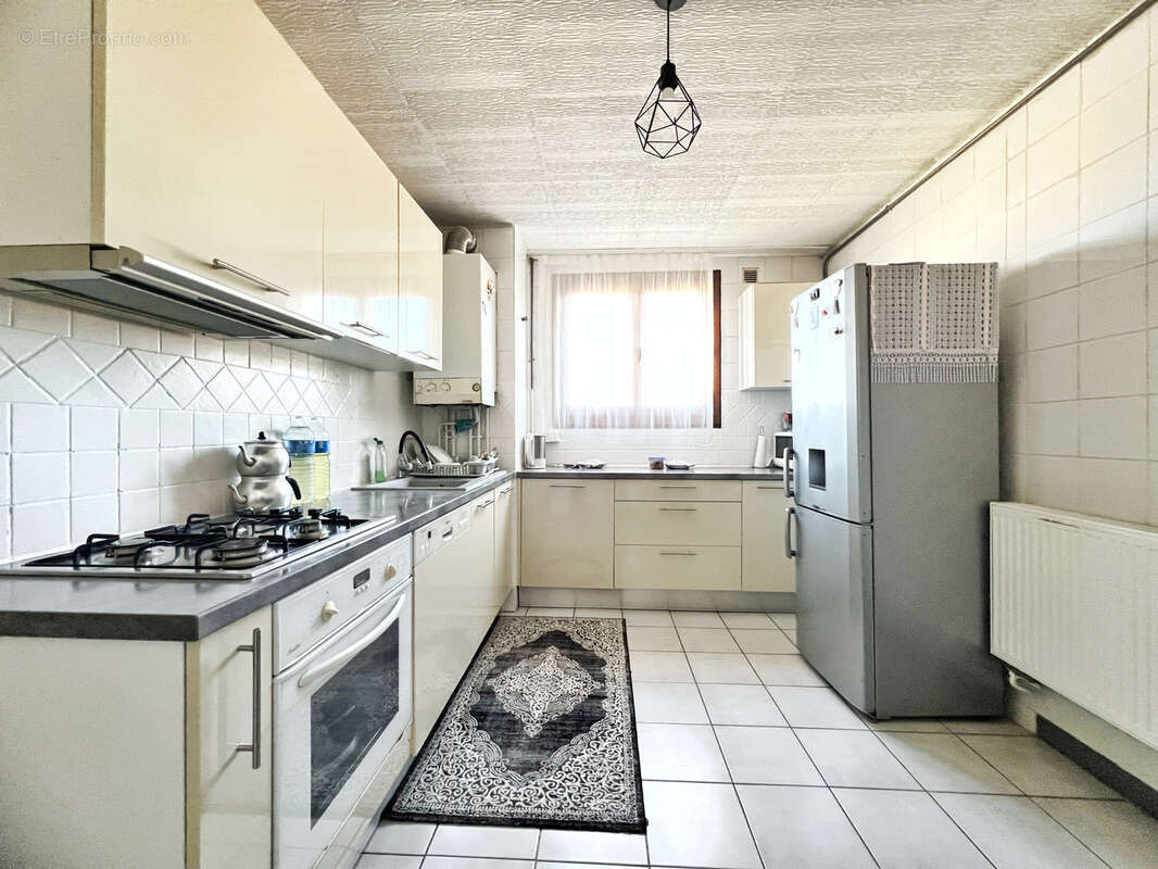 Maison à PIERRE-BENITE