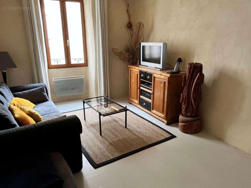 Maison à BERRIAS-ET-CASTELJAU