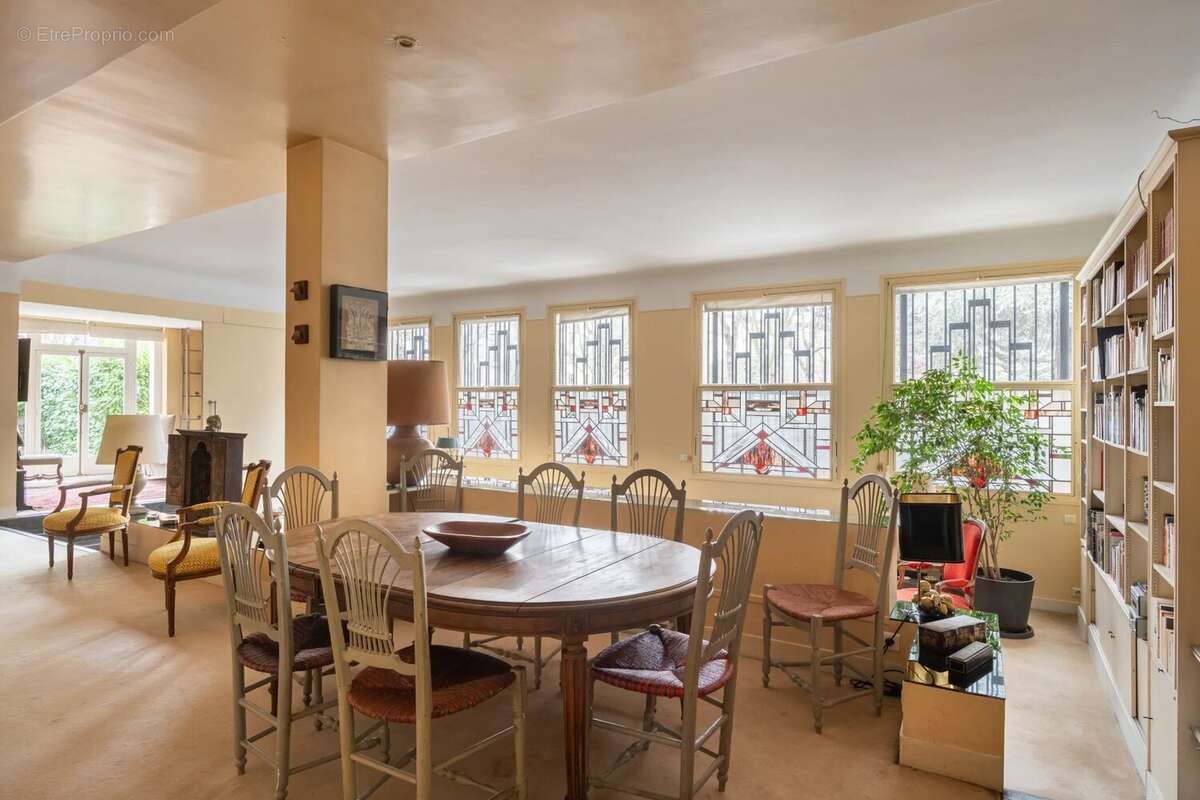 Appartement à NEUILLY-SUR-SEINE