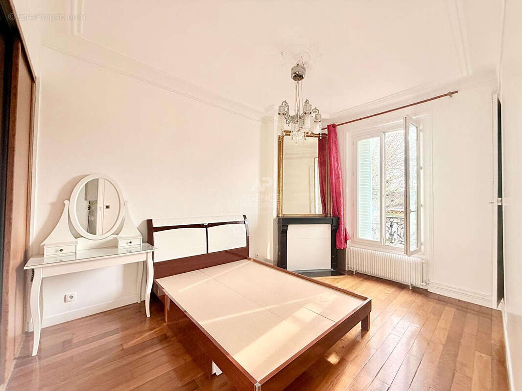 Appartement à HOUILLES