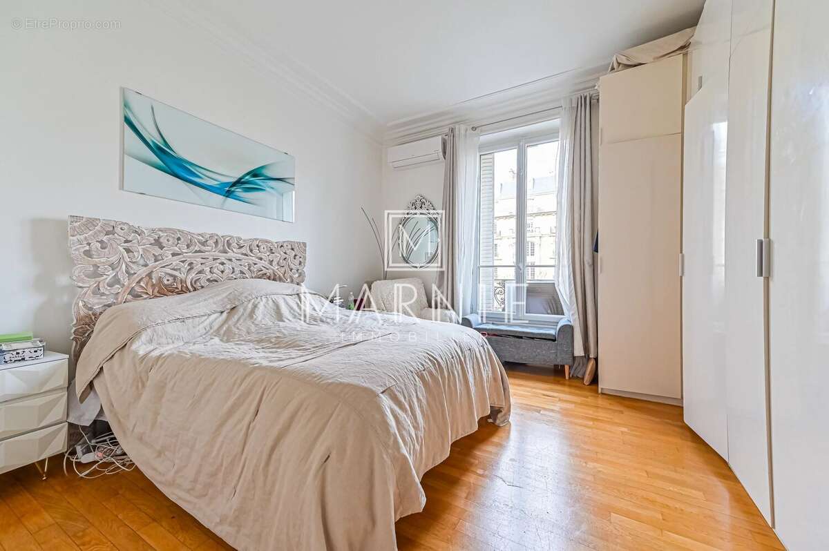 Appartement à PARIS-17E