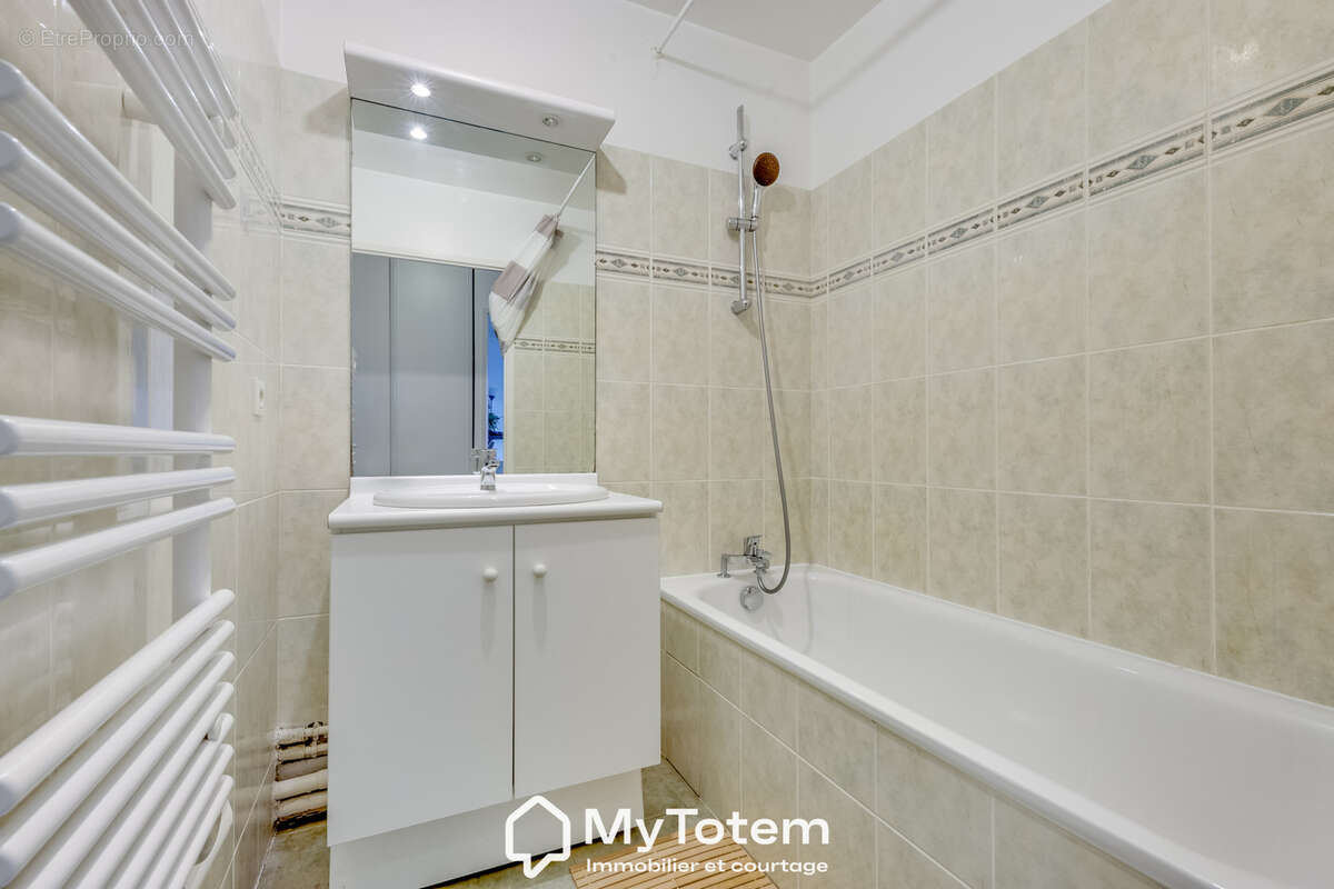 Appartement à SARTROUVILLE