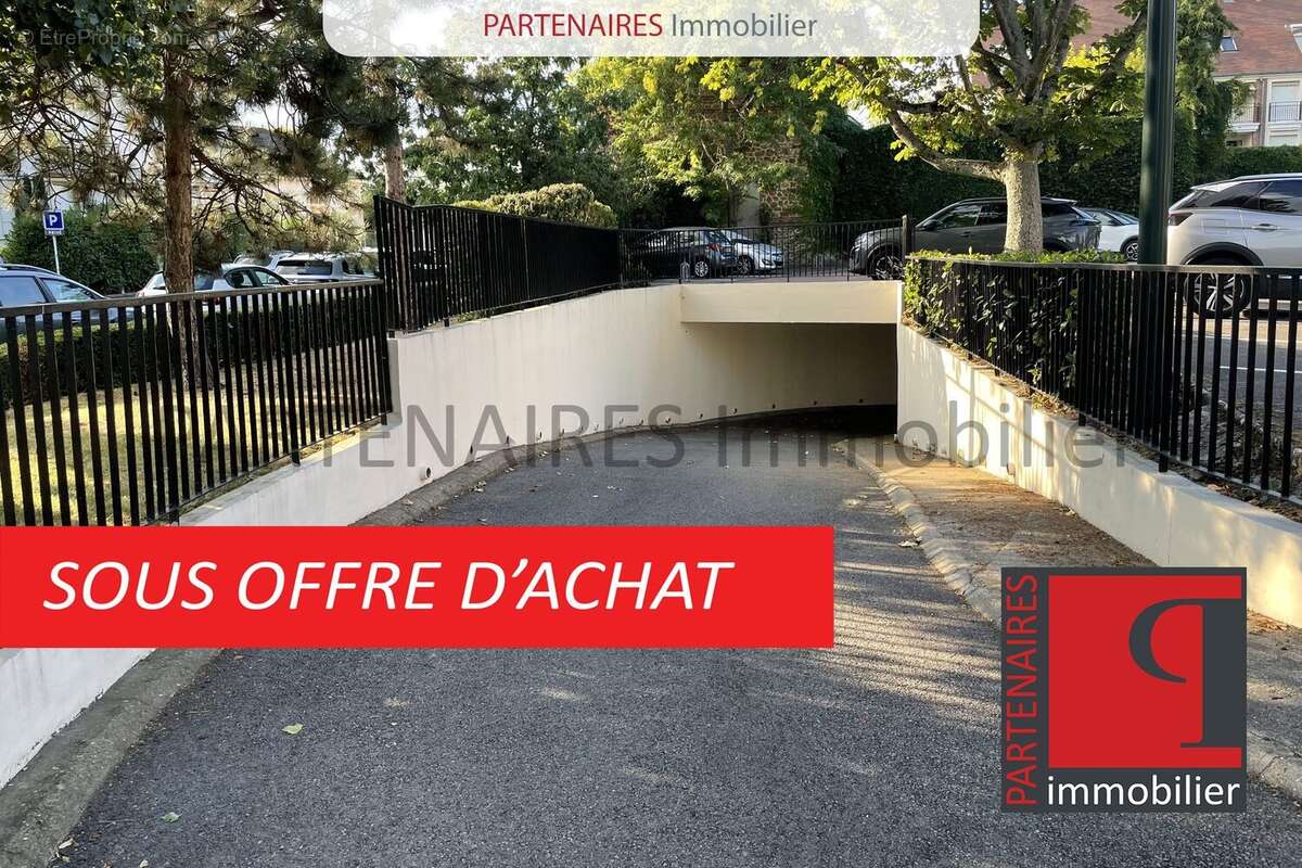 Parking à ROCQUENCOURT