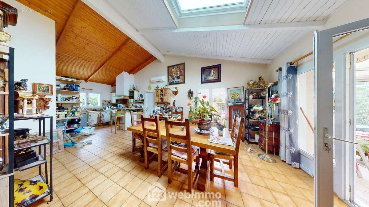 Pièce de vie. - Maison à JARD-SUR-MER