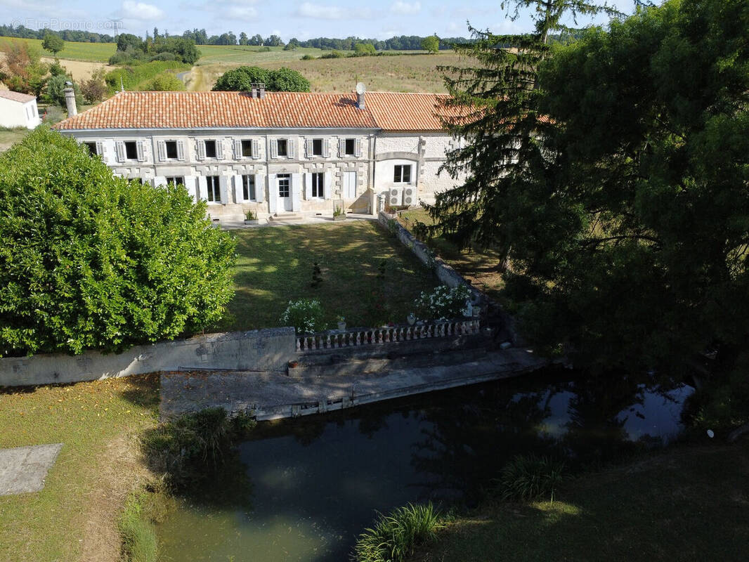 Maison à MIRAMBEAU