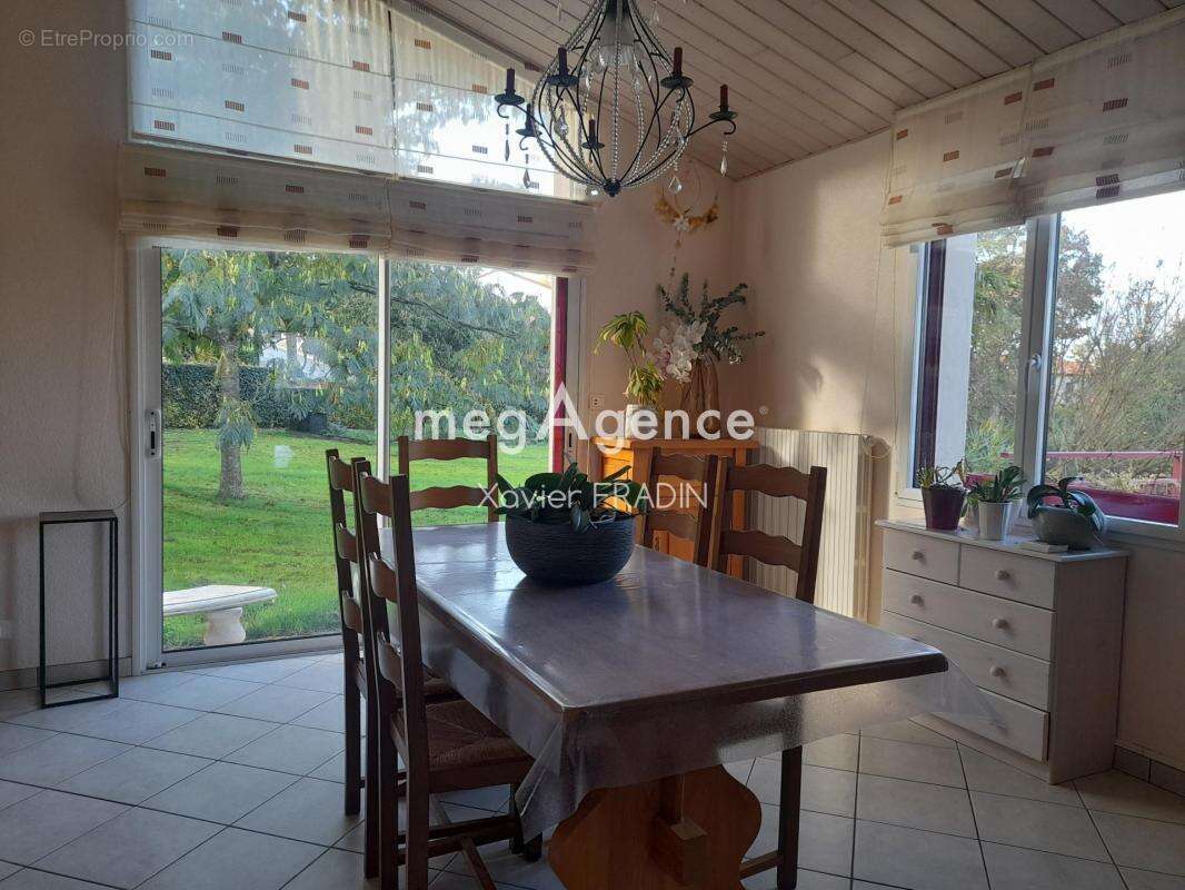 Maison à MORTAGNE-SUR-SEVRE