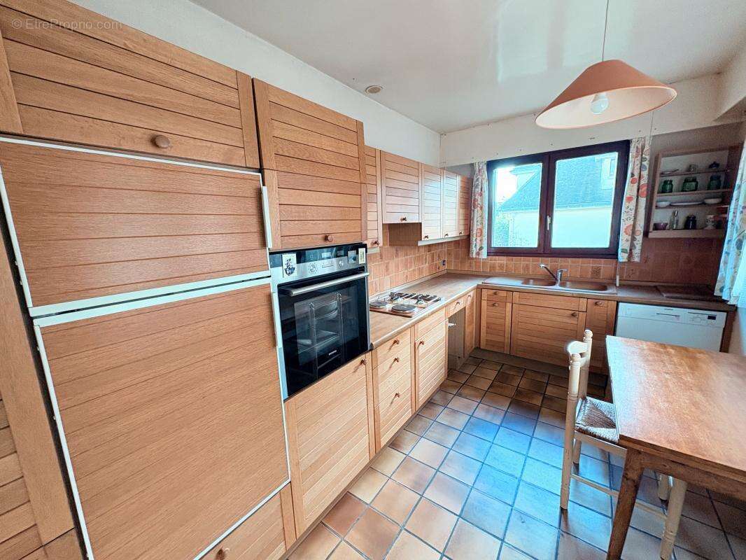 Maison à LA CELLE-SAINT-CLOUD