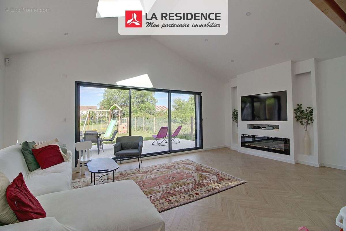 Maison 138 m² à Orgeval  - photo 2