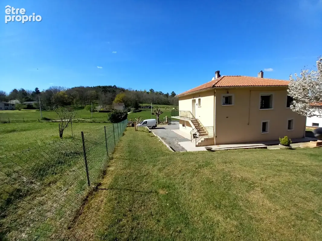 Exclusivité - maison   avec jardin clos  de 2000 m2  et dépendance - photo 4